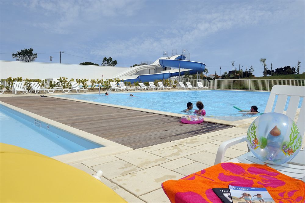 Residence Nemea Les Grands Rochers Les Sables-dʼOlonne Exteriör bild